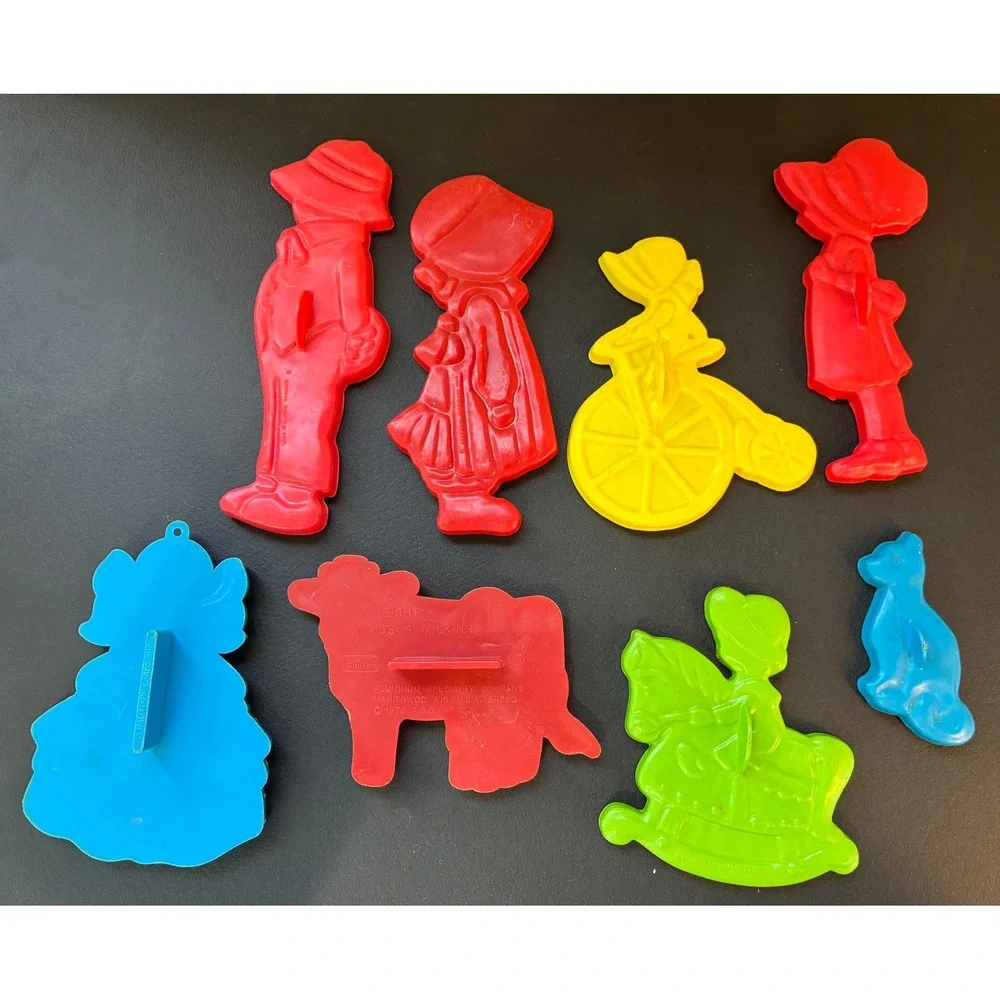 Vintage Chilton Hallmark Cookie Cutters Sunbonnet Sue Nursery Rhyme Cottage
